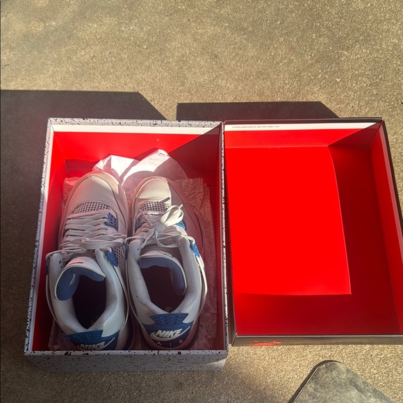 Jordan 4 Retro “Military Blue (2024)” - Picture 10 of 13